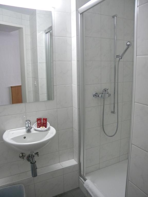 Hotel Bellevue Kriens 2*