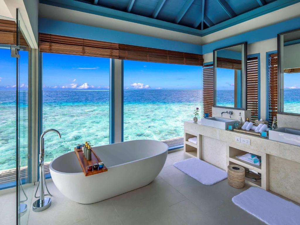 Raffles Maldives Meradhoo (Gaafu Alifu atoll) 5 * Raffles Maldives Meradhoo (Gaafu Alifu atoll) 5 *