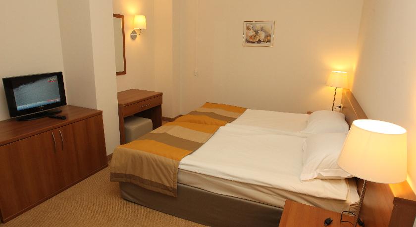 Strazhite Hotel - Half Board 4*