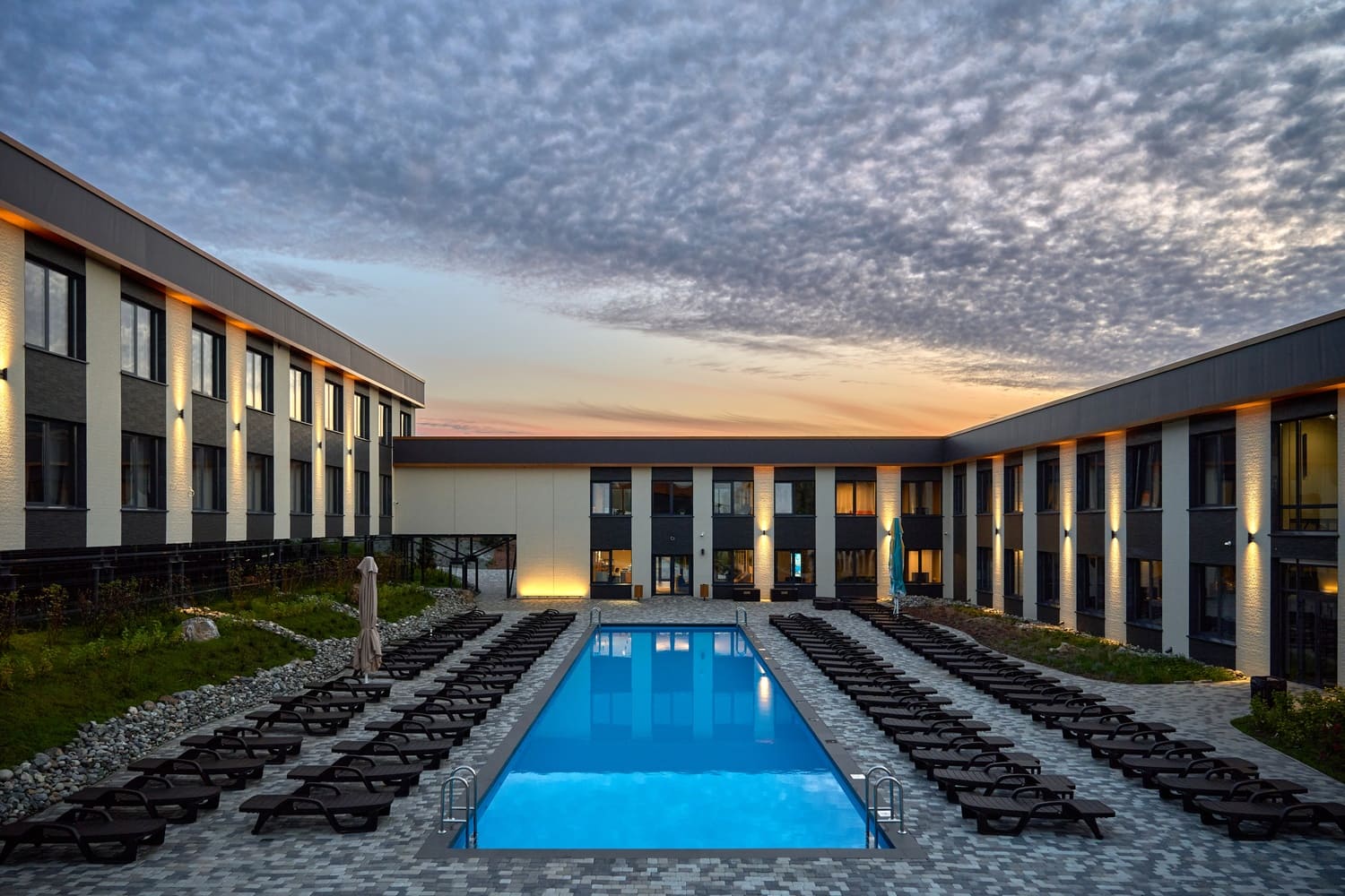 Отель 3* «СредиГор»