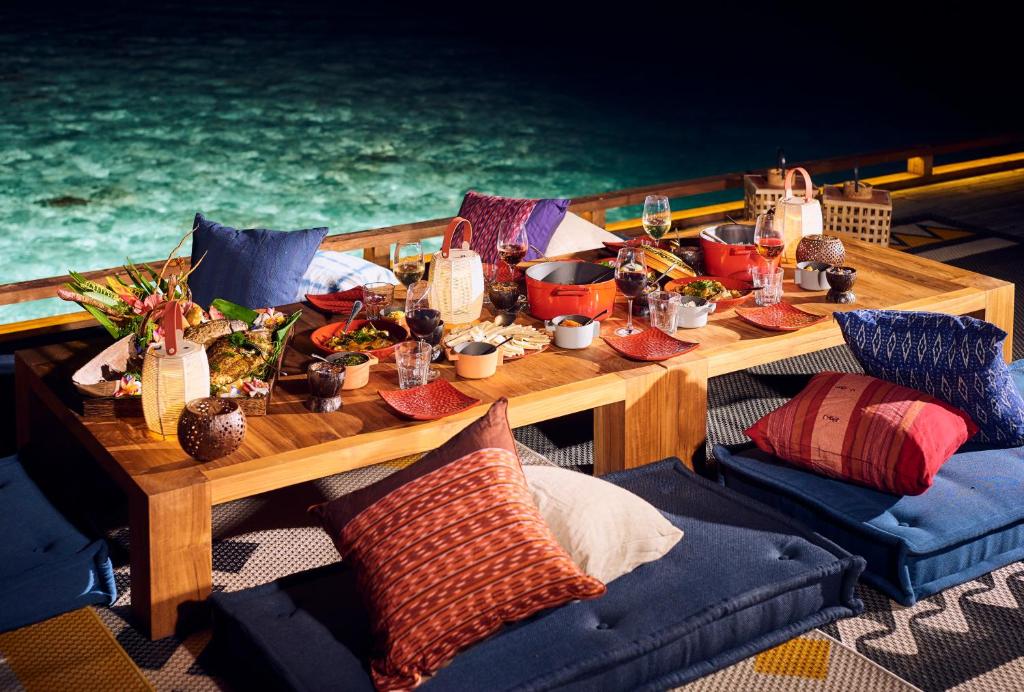 THE STANDARD, HURUVALHI MALDIVES 5 RAA ATOLL