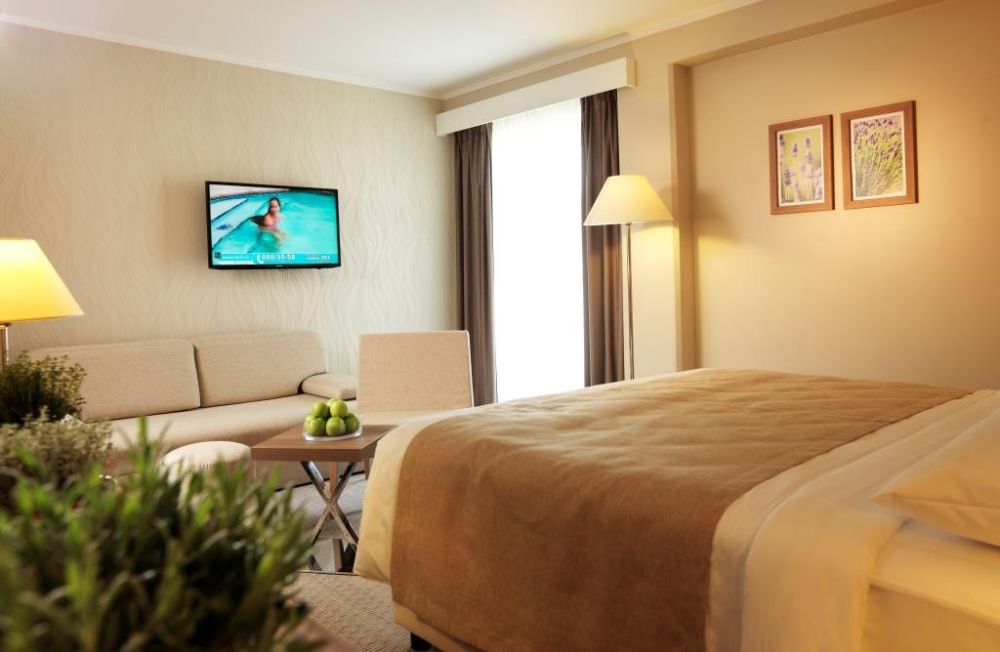 LIFECLASS Hotel Apollo 4*