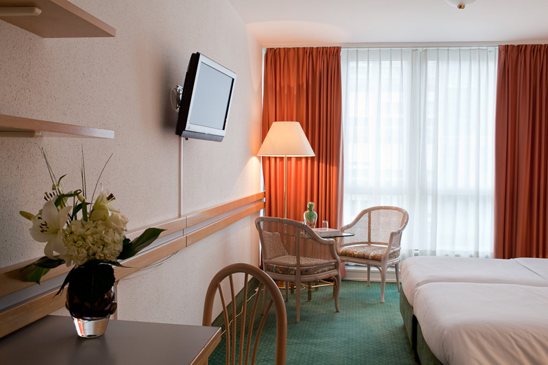 HOTEL DRAKE LONGCHAMP SWISS QUALITY 3*