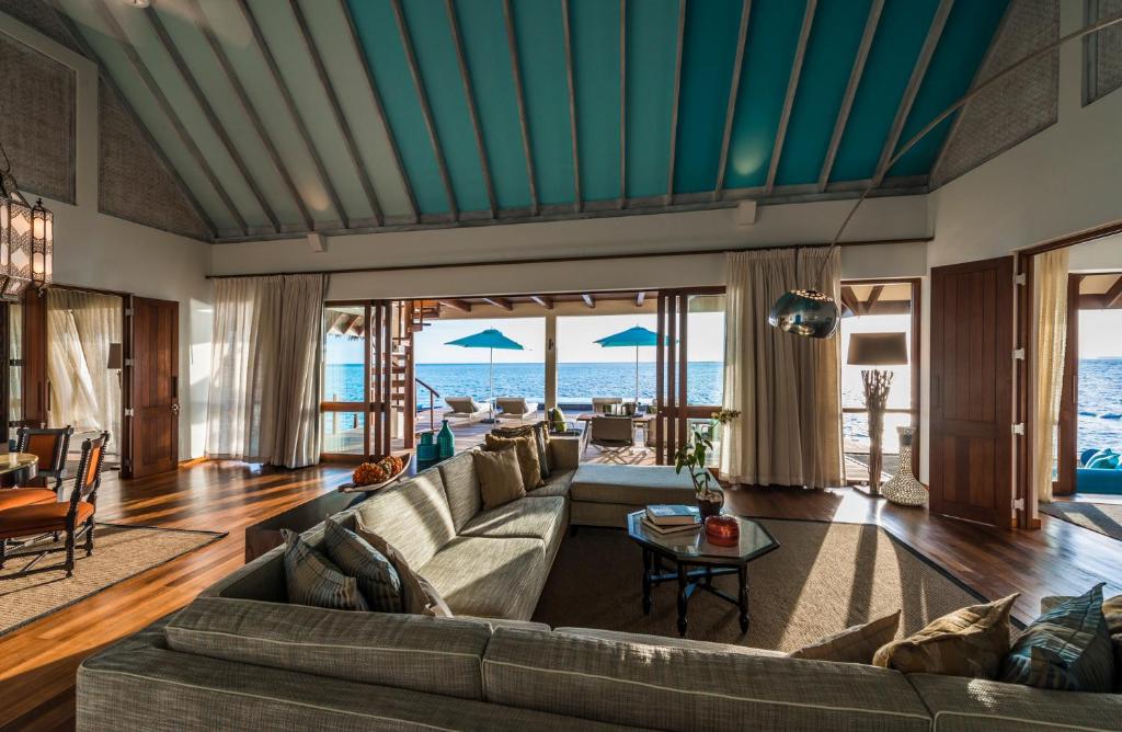 Four Seasons Resort Maldives at Landaa Giraavaru (Baa atoll) 5* Four Seasons Resort Maldives at Landaa Giraavaru (Baa atoll) 5*