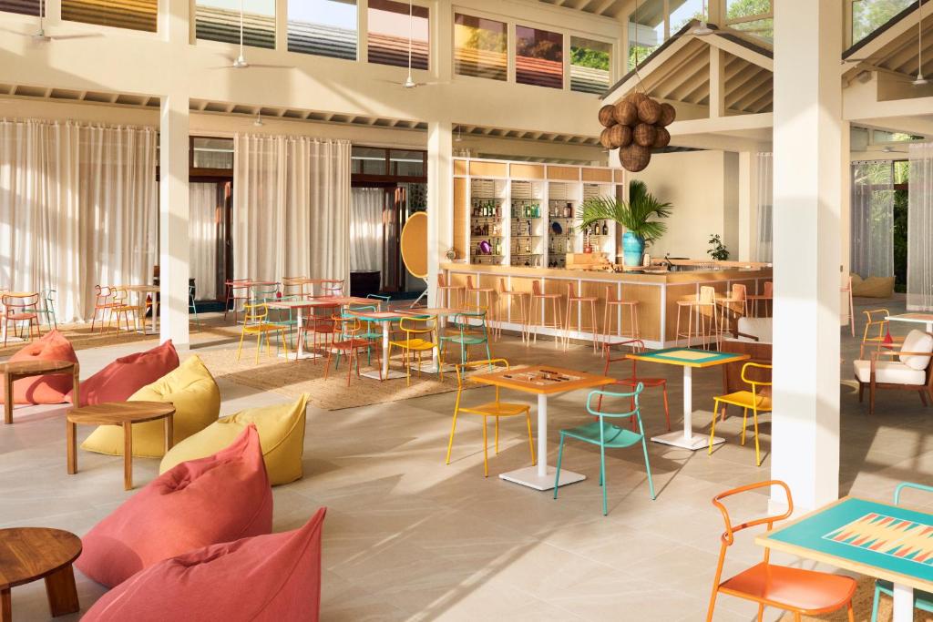 THE STANDARD, HURUVALHI MALDIVES 5 RAA ATOLL