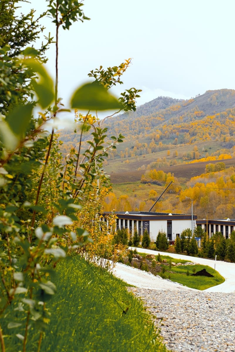 Отель 3* «СредиГор»