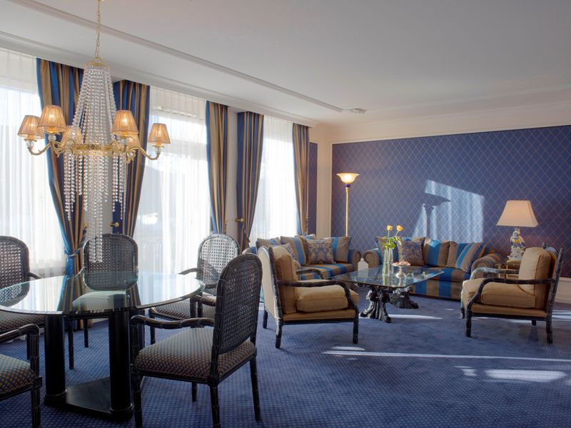 HOTEL GRAND HOTEL KRONENHOF 5*