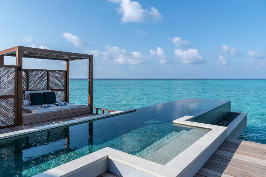 Four Seasons Resort Maldives at Landaa Giraavaru (Baa atoll) 5* Four Seasons Resort Maldives at Landaa Giraavaru (Baa atoll) 5*