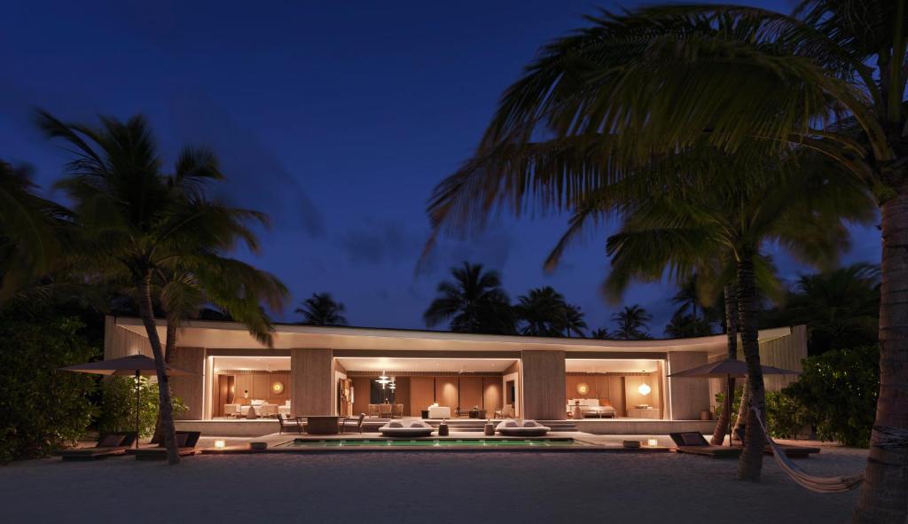 The Ritz-Carlton Maldives, Fari Islands (North Male atoll) 5*