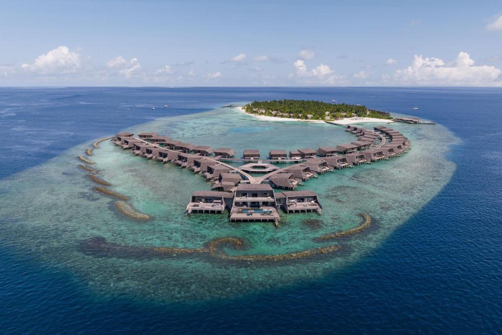The St. Regis Maldives Vommuli Resort (Dhaalu atoll) 5* The St. Regis Maldives Vommuli Resort (Dhaalu atoll) 5*