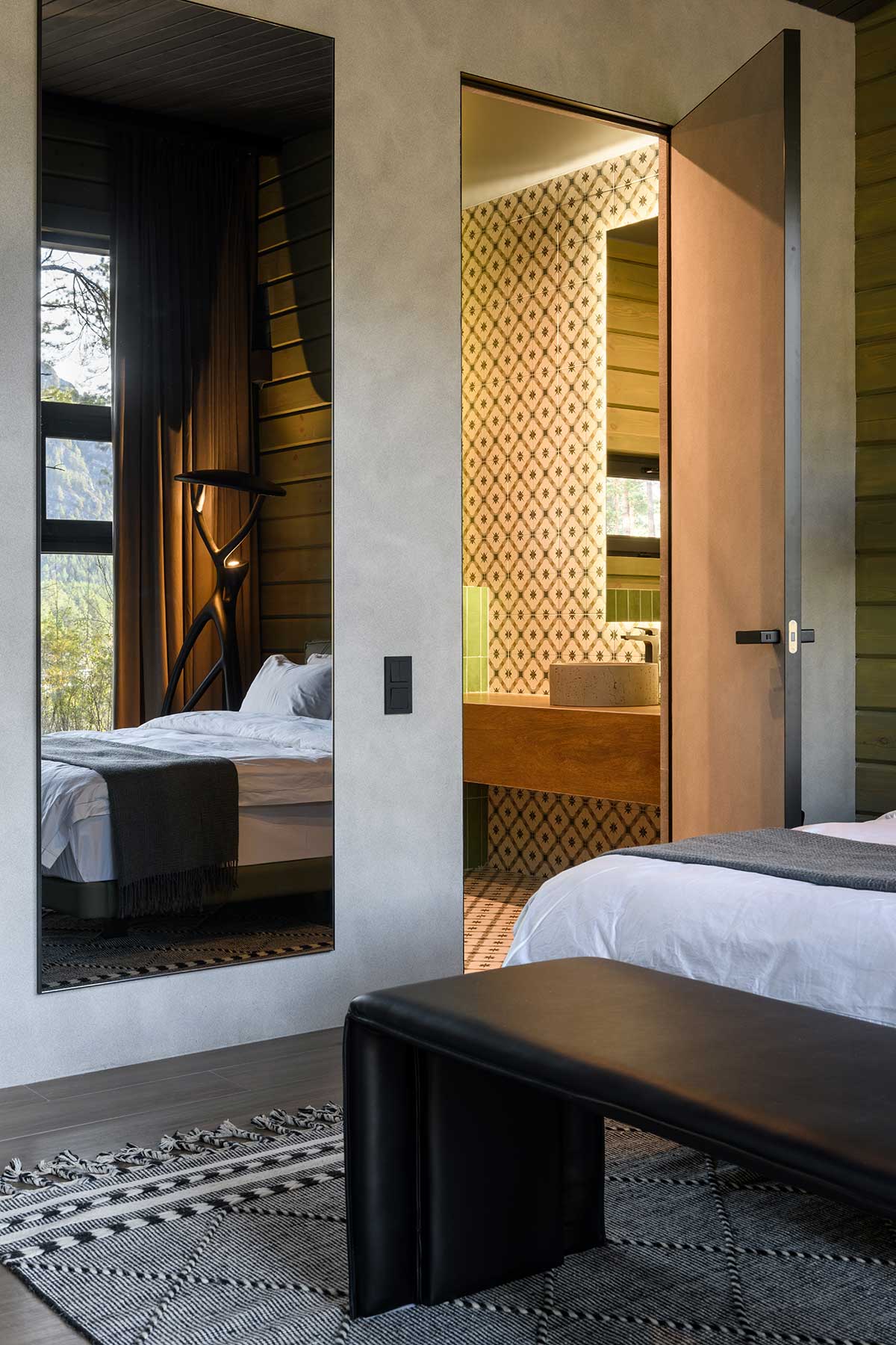 Отель «Хвоя в горах»  5*