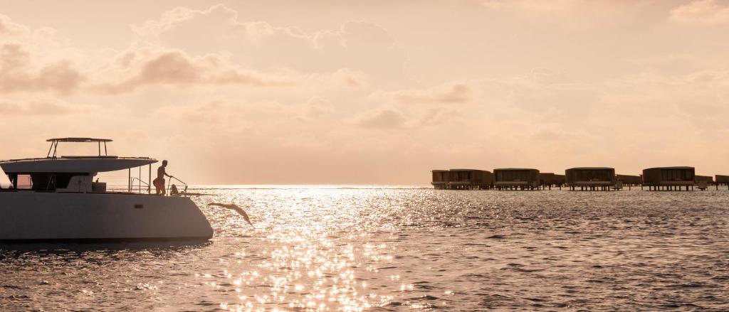 The Ritz-Carlton Maldives, Fari Islands (North Male atoll) 5*