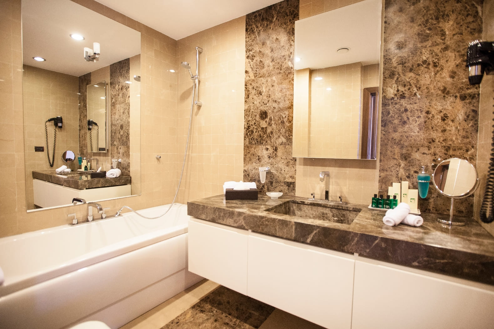 Chinar Hotel & Spa Naftalan 5*