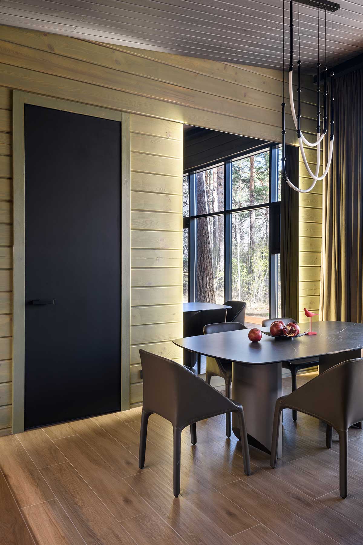 Отель «Хвоя в горах»  5*