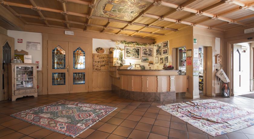Hotel La Roccia 4*