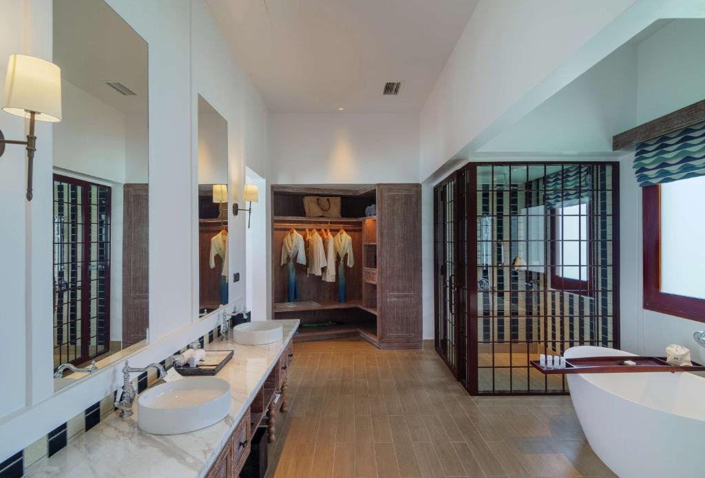 Crossroads Maldives - SAii Lagoon Maldives (South Male atoll) 5*