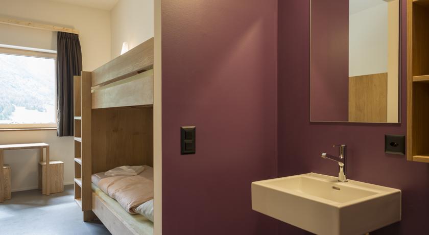 WELLNESS HOSTEL 4000