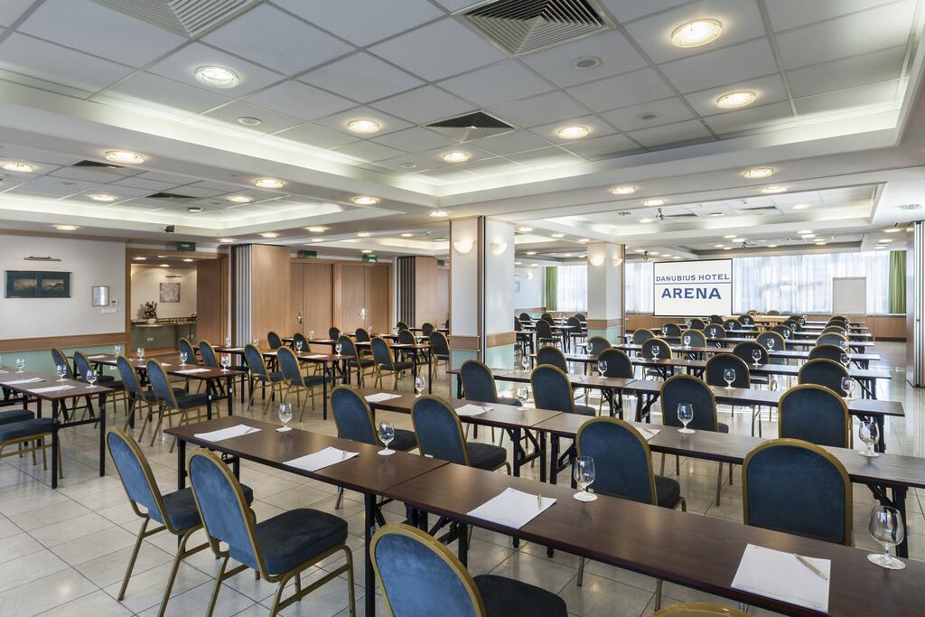 Danubius Hotel Arena 4*