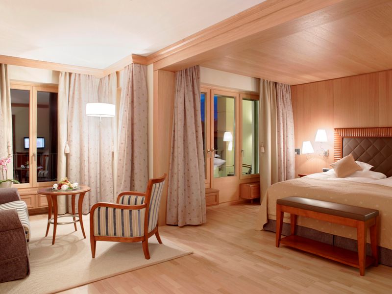 HOTEL GRAND HOTEL KRONENHOF 5*