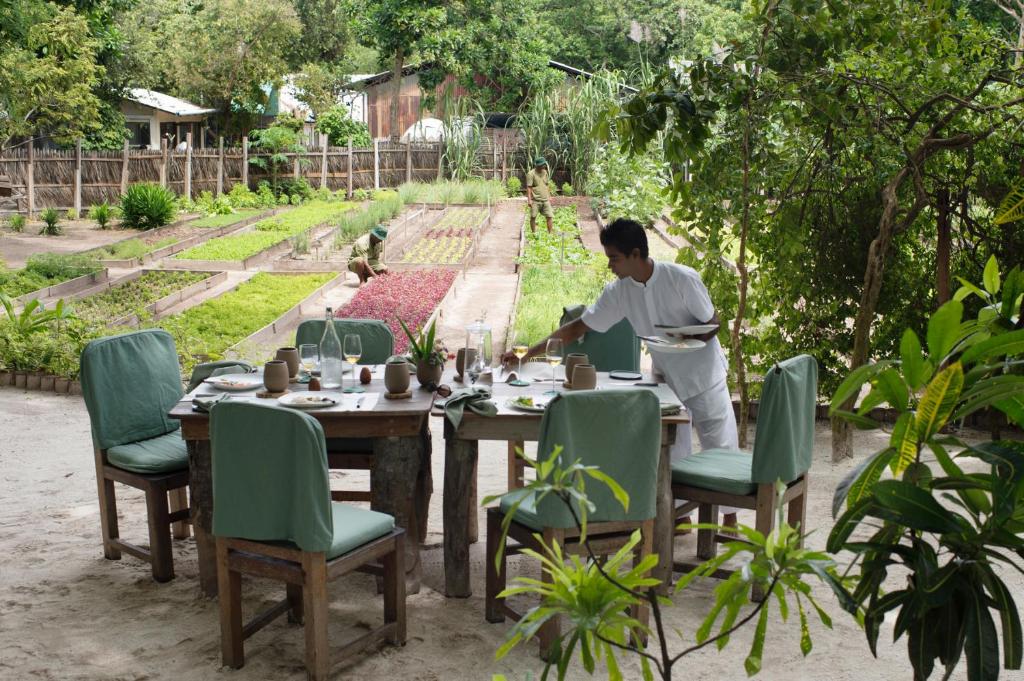 Soneva Fushi (Baa atoll) 5*