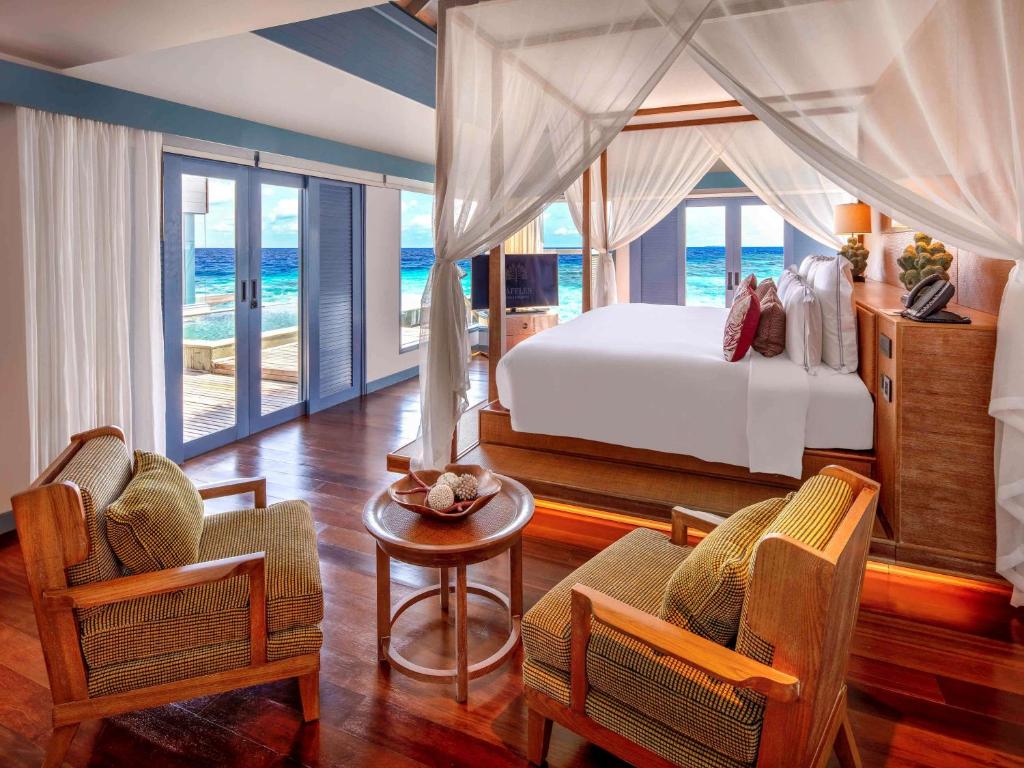 Raffles Maldives Meradhoo (Gaafu Alifu atoll) 5 * Raffles Maldives Meradhoo (Gaafu Alifu atoll) 5 *