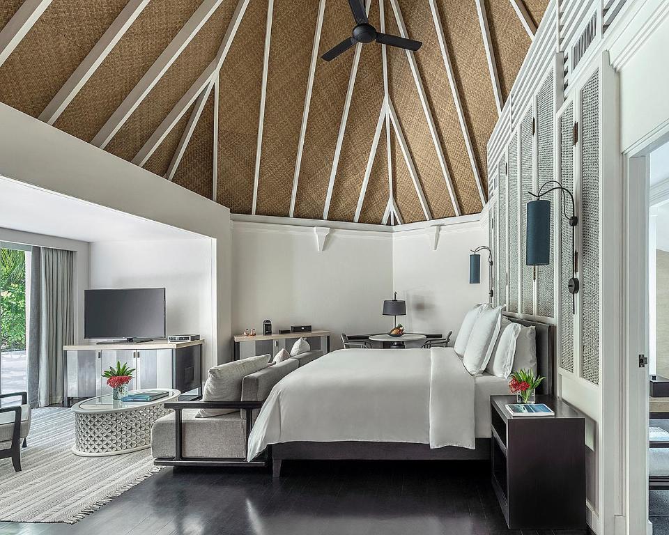 Four Seasons Resort Maldives at Kuda Huraa (North Male atoll) 5* Four Seasons Resort Maldives at Kuda Huraa (North Male atoll) 5*