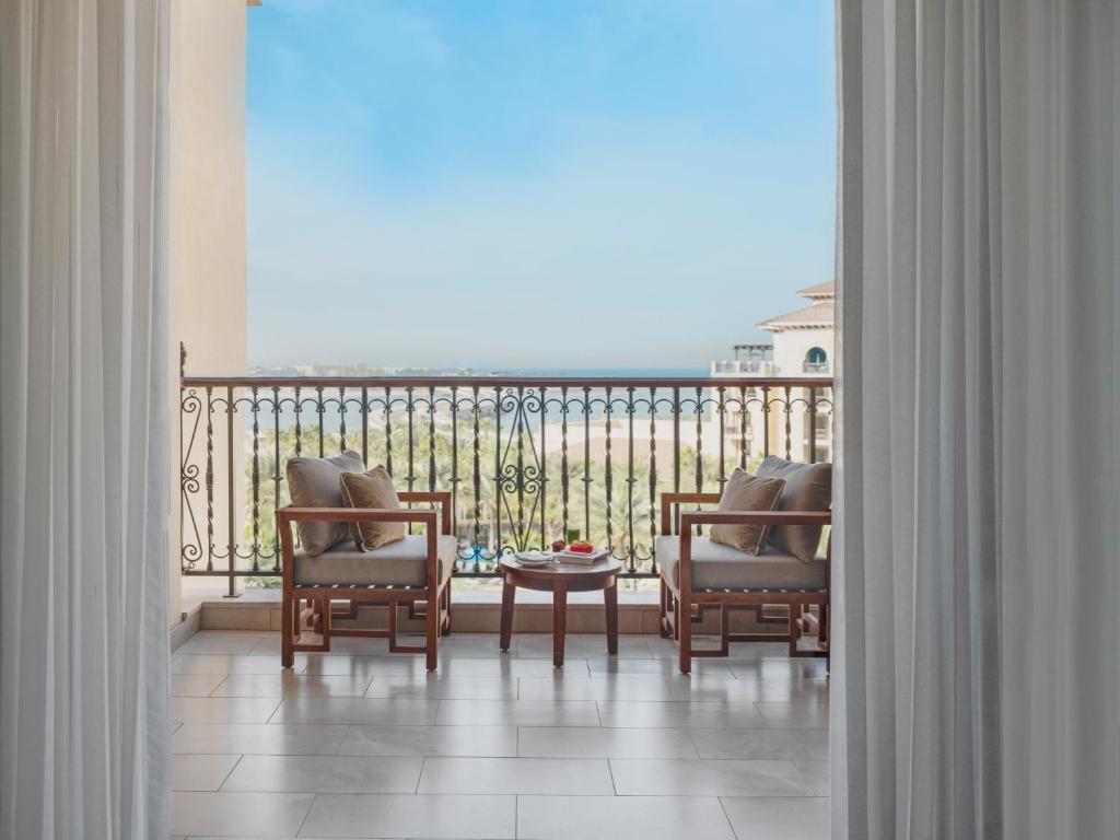 FOUR SEASONS RESORT, DUBAI AT JUMEIRAH BEACH 5*