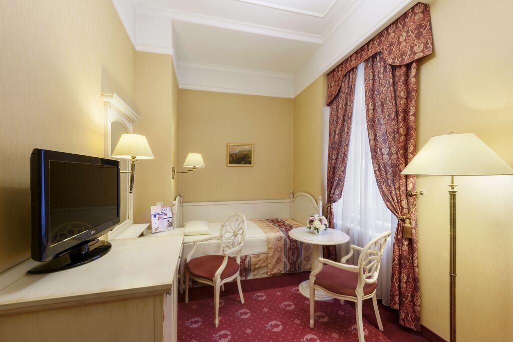 Danubius Hotel Astoria 4*