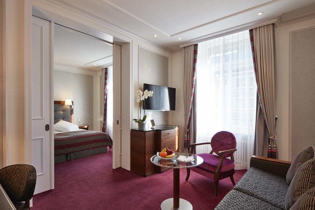 Hotel Schweizerhof Zürich 4*