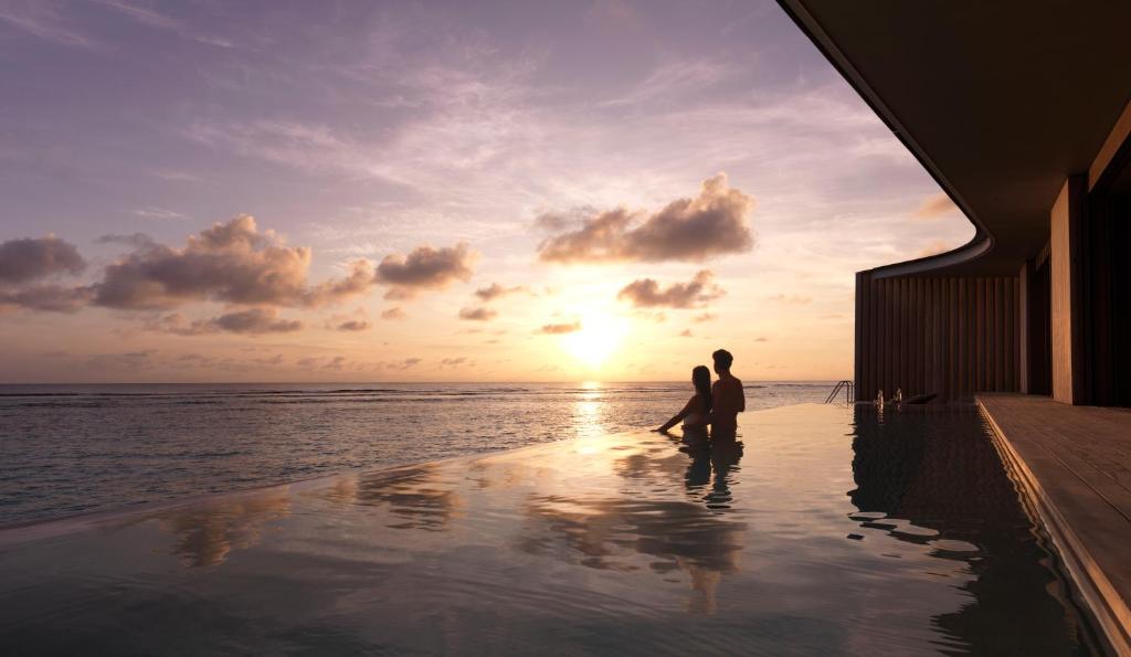 The Ritz-Carlton Maldives, Fari Islands (North Male atoll) 5*