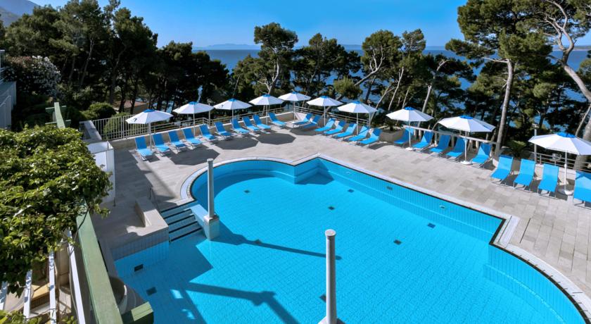 Bluesun Hotel Berulia 4*