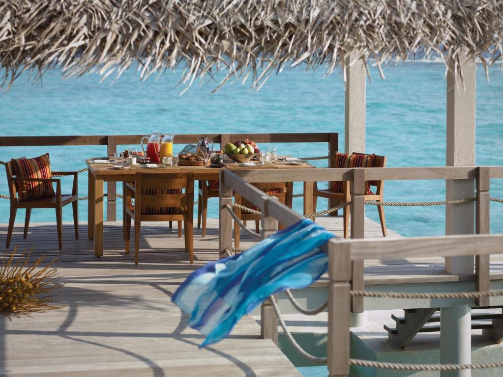 Four Seasons Resort Maldives at Landaa Giraavaru (Baa atoll) 5* Four Seasons Resort Maldives at Landaa Giraavaru (Baa atoll) 5*