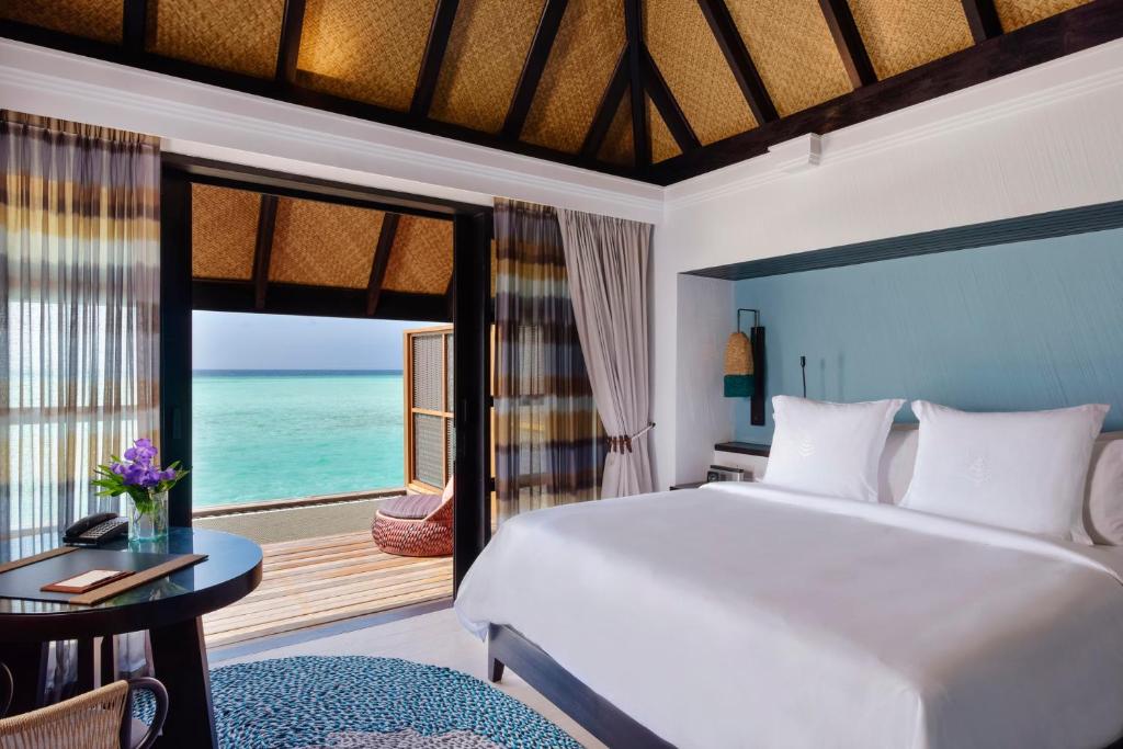 Four Seasons Resort Maldives at Kuda Huraa (North Male atoll) 5* Four Seasons Resort Maldives at Kuda Huraa (North Male atoll) 5*