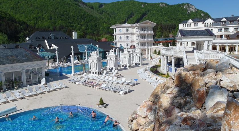 Royal Apartments Aphrodite Palace 5*