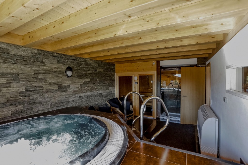 КОМПЛЕКС ШАЛЕ CRANS LUXURY LODGES