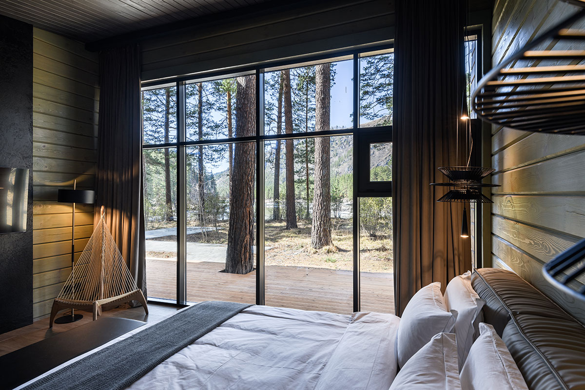 Отель «Хвоя в горах»  5*