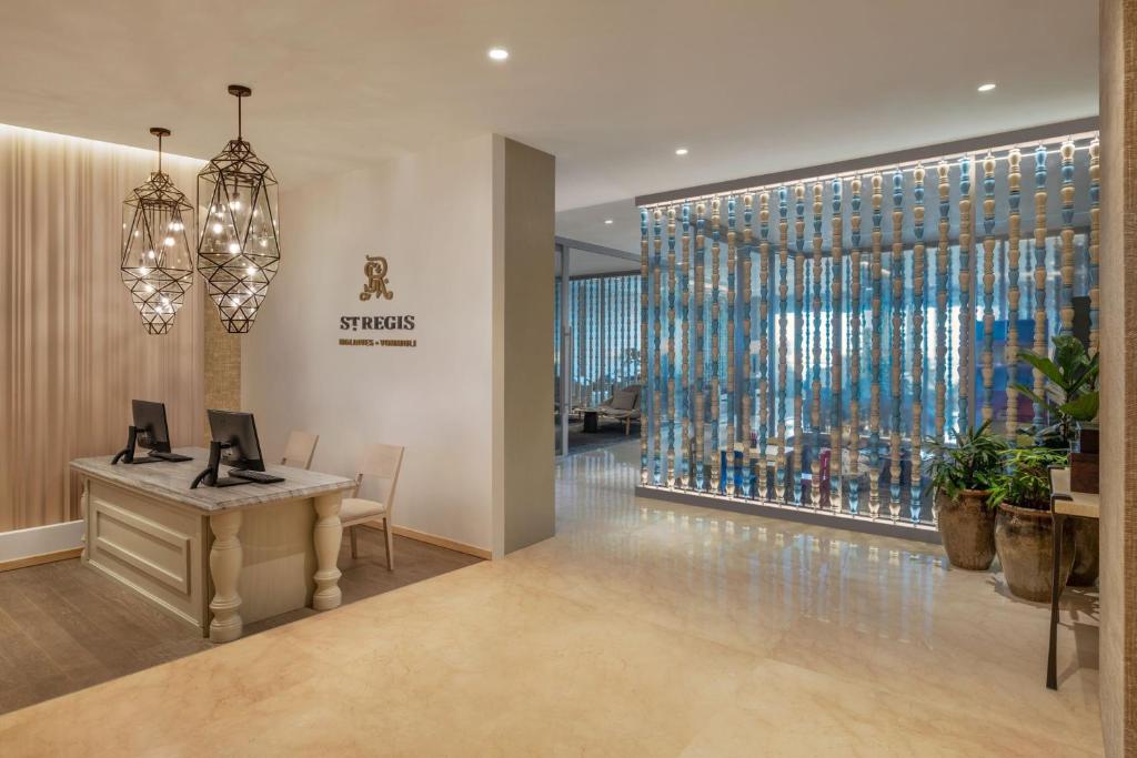 The St. Regis Maldives Vommuli Resort (Dhaalu atoll) 5* The St. Regis Maldives Vommuli Resort (Dhaalu atoll) 5*