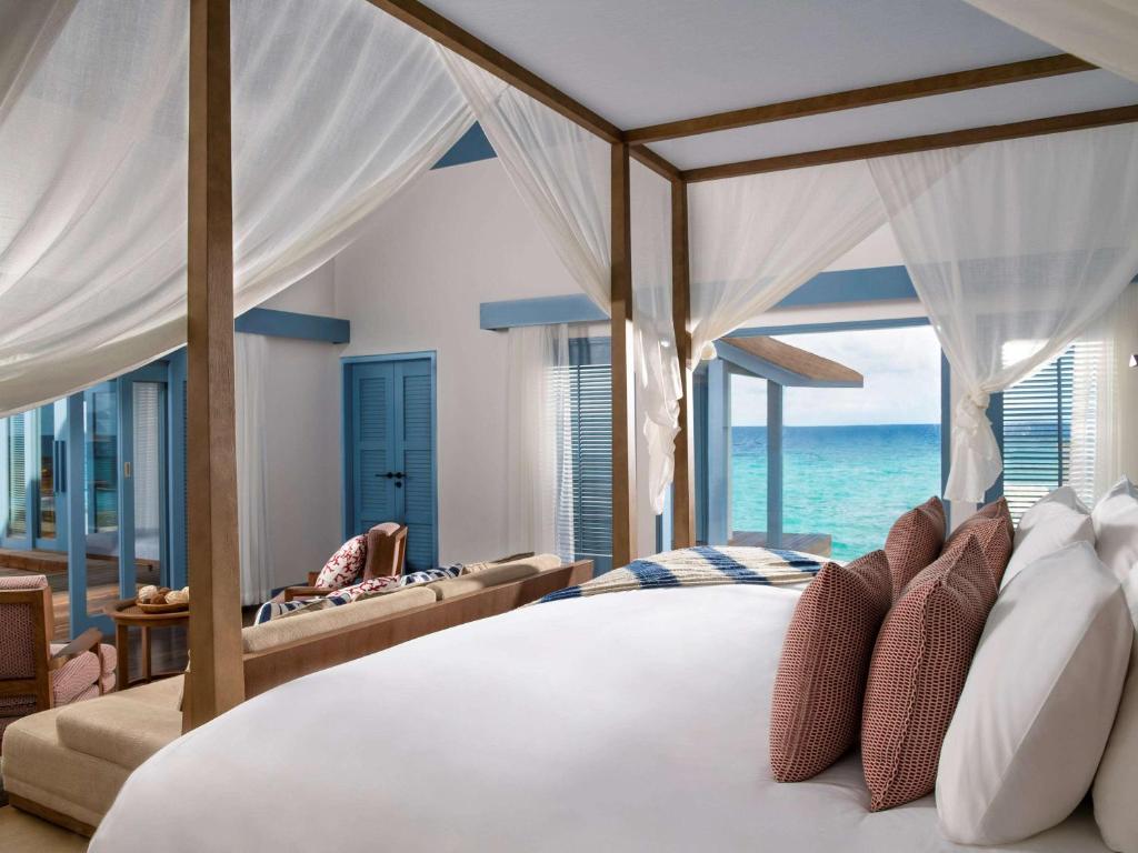 Raffles Maldives Meradhoo (Gaafu Alifu atoll) 5 * Raffles Maldives Meradhoo (Gaafu Alifu atoll) 5 *