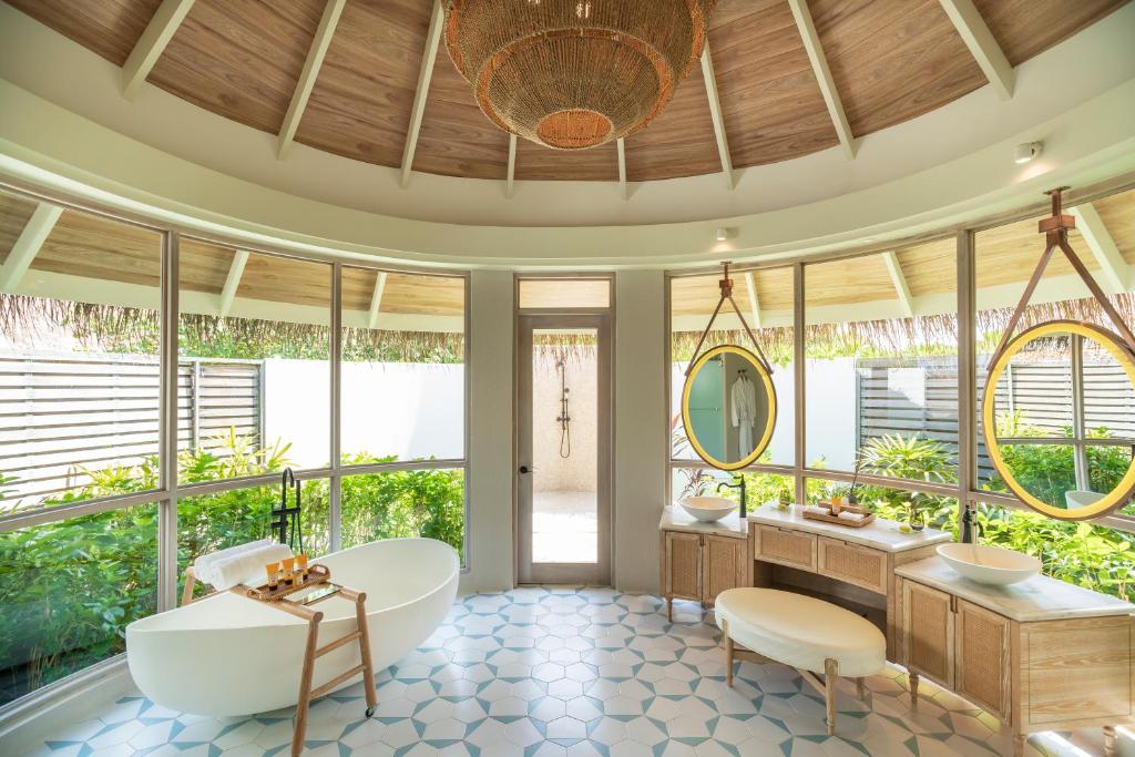 Milaidhoo Maldives (Baa atoll) 5*