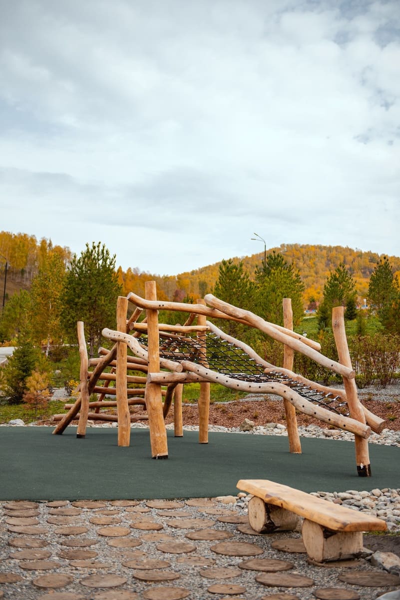 Отель 3* «СредиГор»