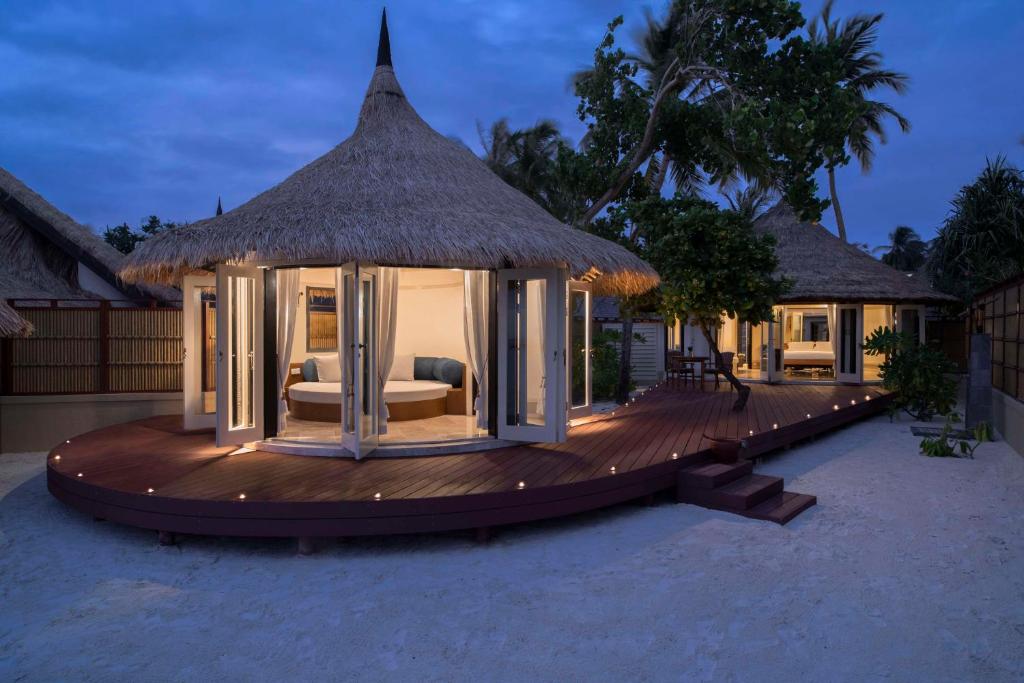 Banyan Tree Vabbinfaru (North Male atoll) 5*