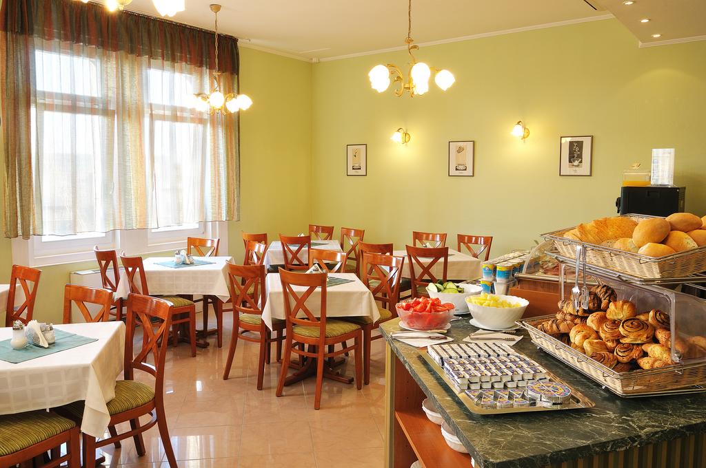 Baross City Hotel 3*