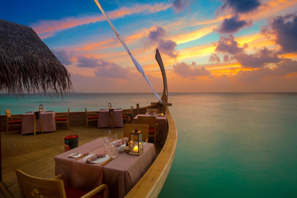 Milaidhoo Maldives (Baa atoll) 5*