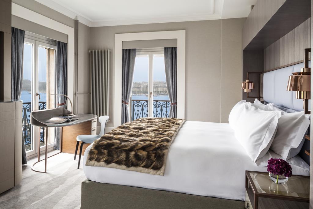 HOTEL THE RITZ-CARLTON DE LA PAIX GENEVA 5*