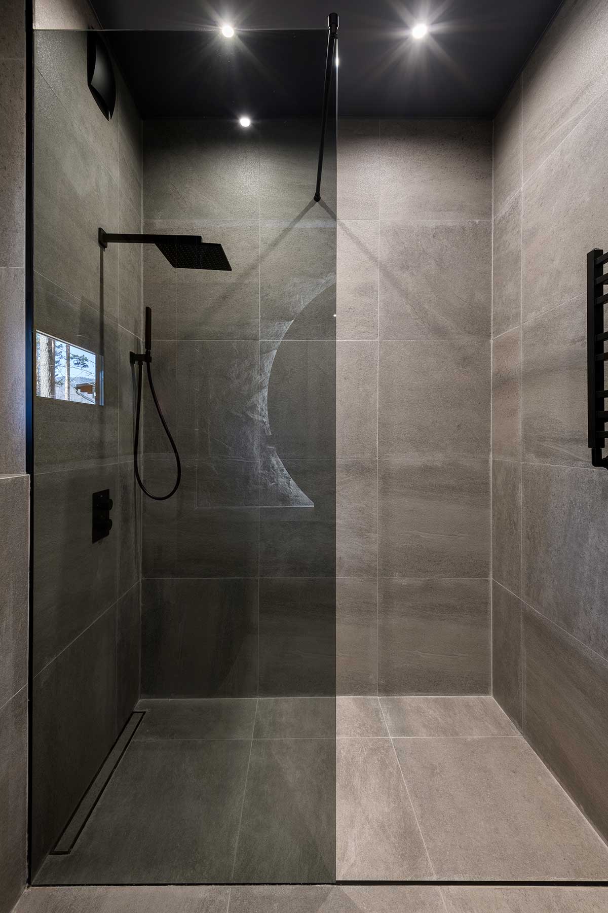 Отель «Хвоя в горах»  5*