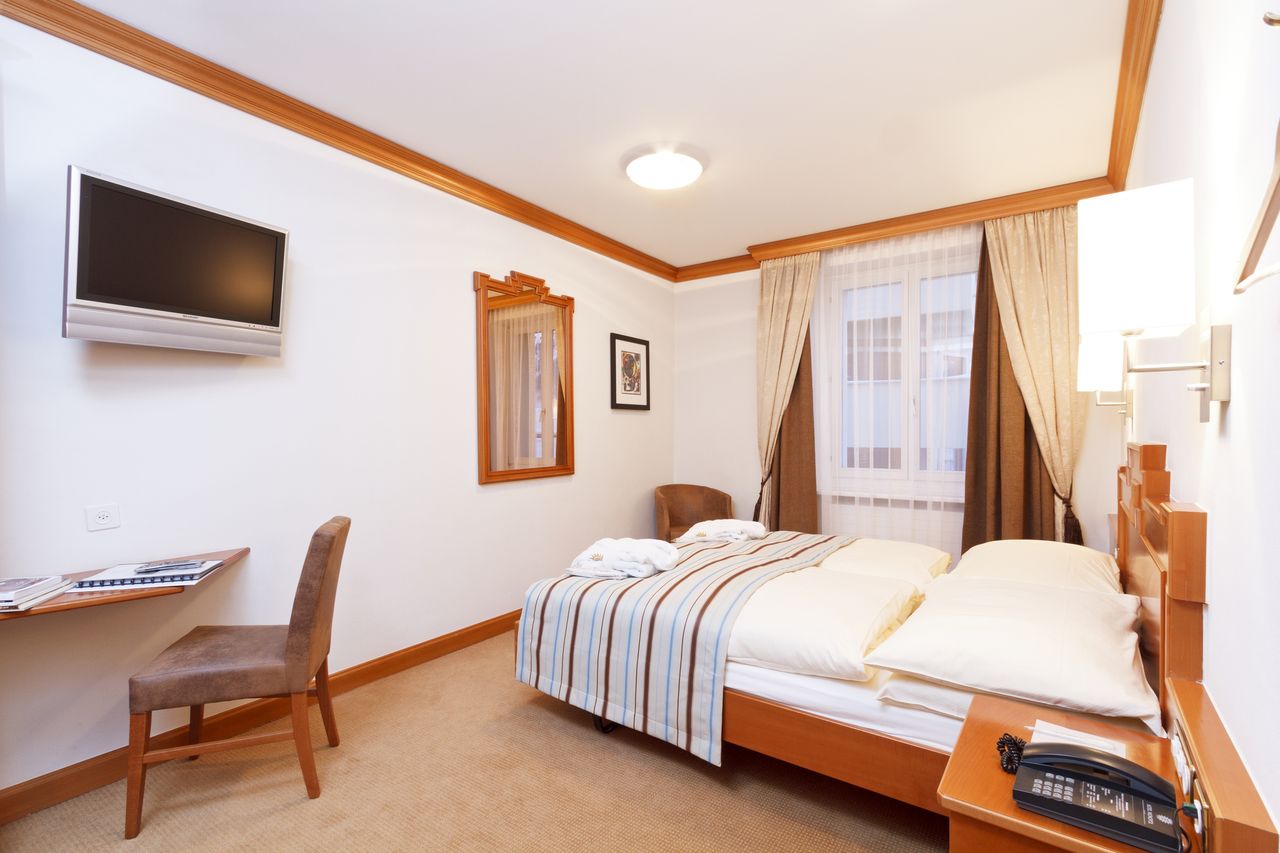 Hotel Monopol 4*