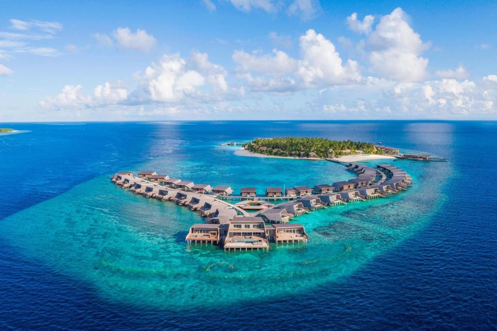 The St. Regis Maldives Vommuli Resort (Dhaalu atoll) 5* The St. Regis Maldives Vommuli Resort (Dhaalu atoll) 5*
