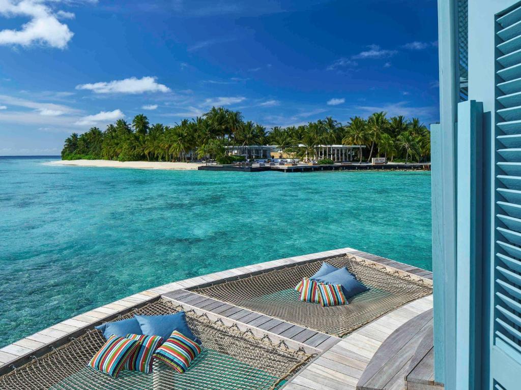 Raffles Maldives Meradhoo (Gaafu Alifu atoll) 5 * Raffles Maldives Meradhoo (Gaafu Alifu atoll) 5 *