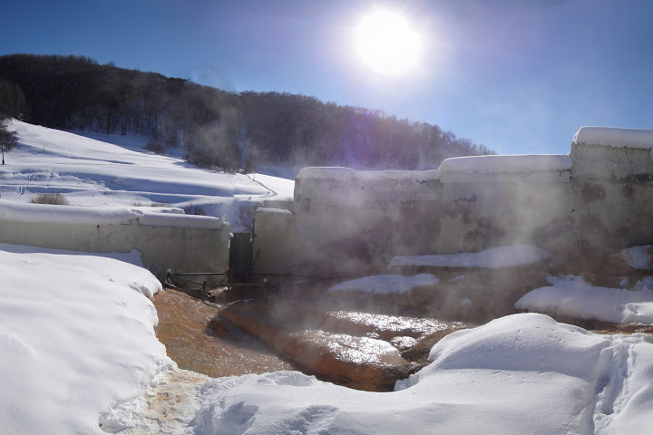 Hanqavan,_Thermal_spring.jpg